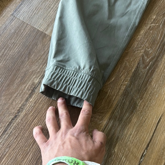 Lululemon Athletica Gray Sweatpants with Elastic Waistband - Picture 3 of 5